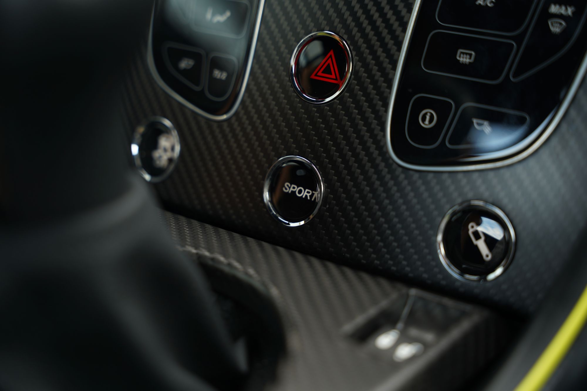 2017 Aston Martin V12 Vantage AMR