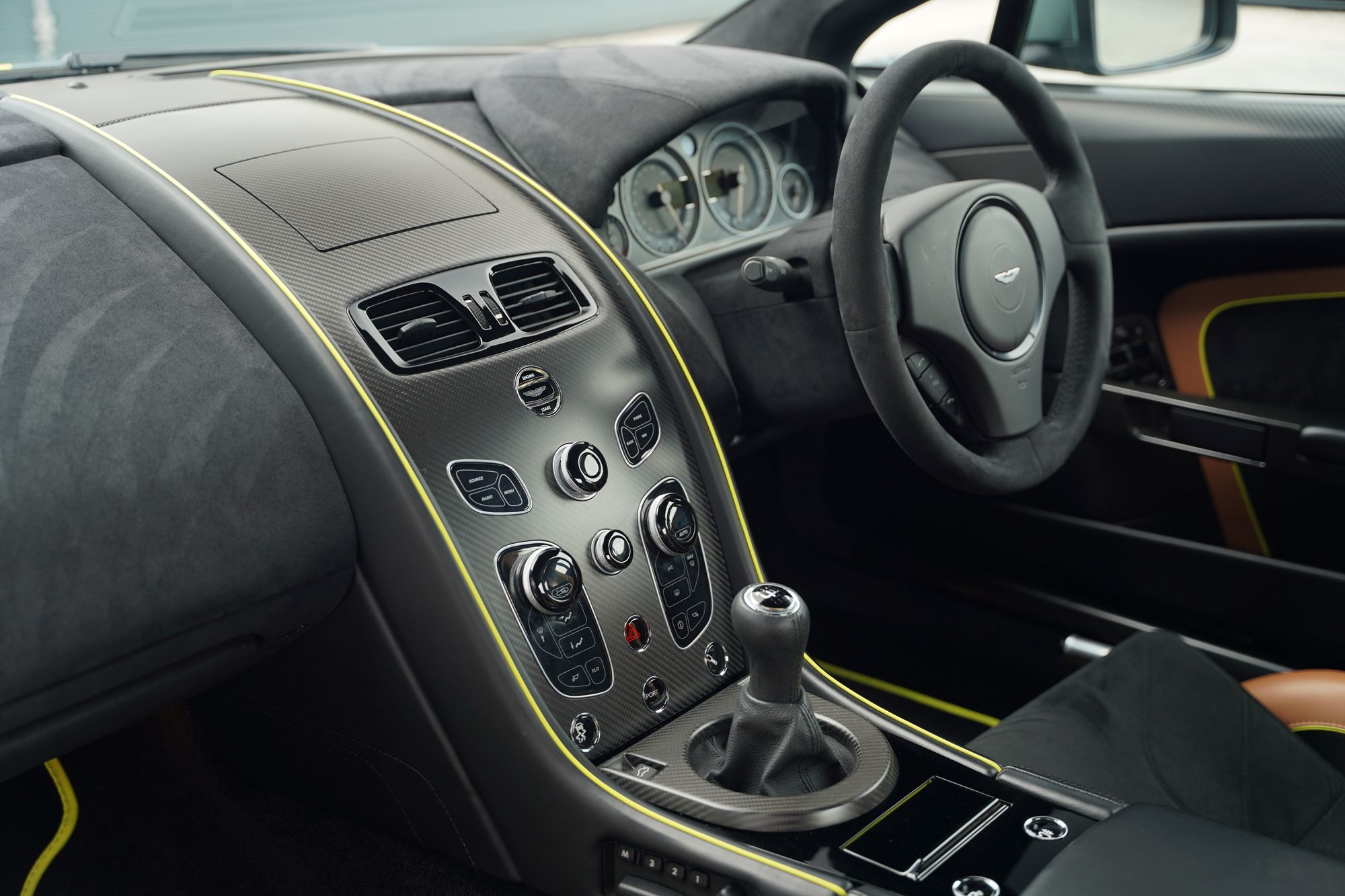 2017 Aston Martin V12 Vantage AMR