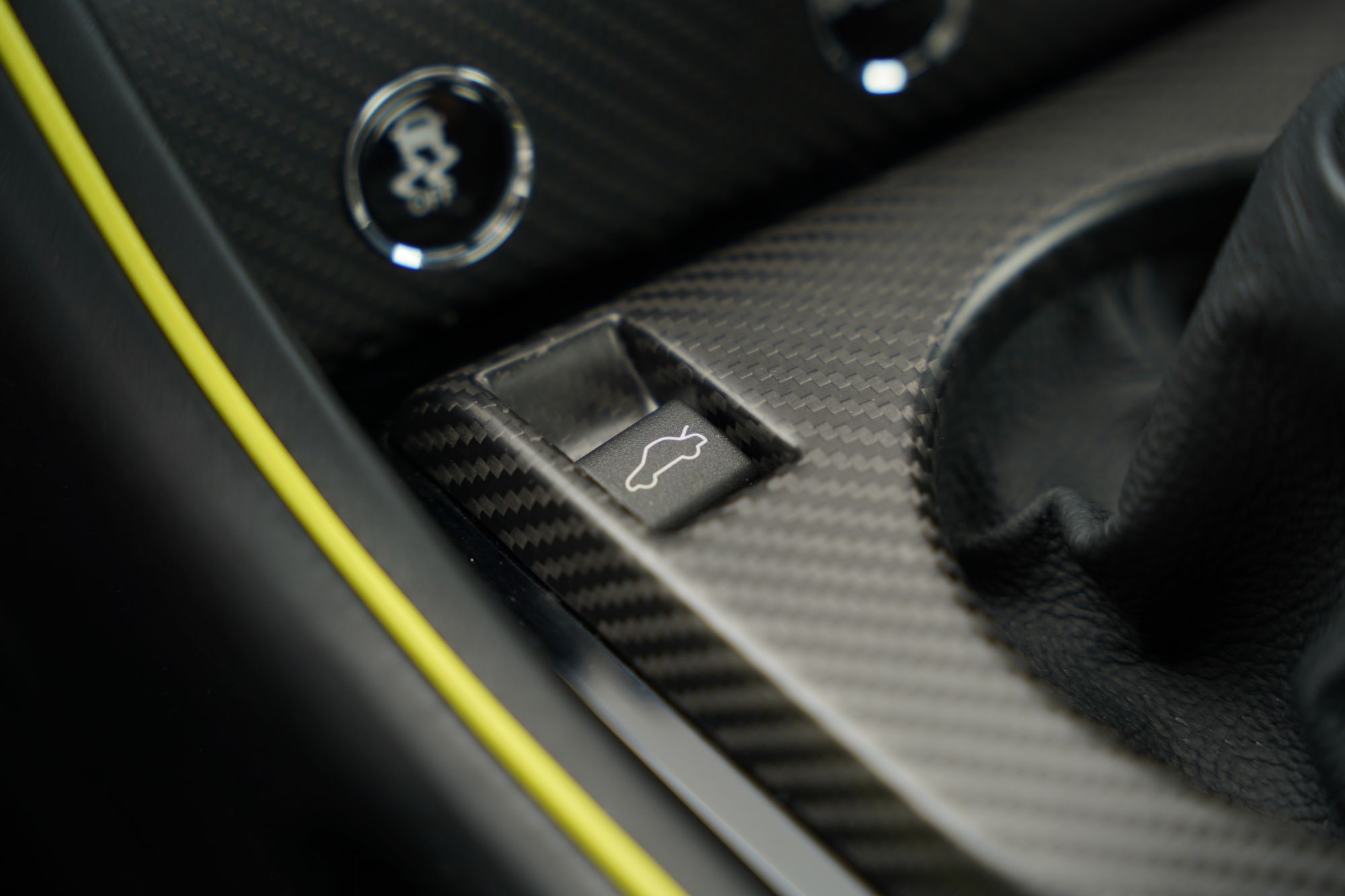 2017 Aston Martin V12 Vantage AMR