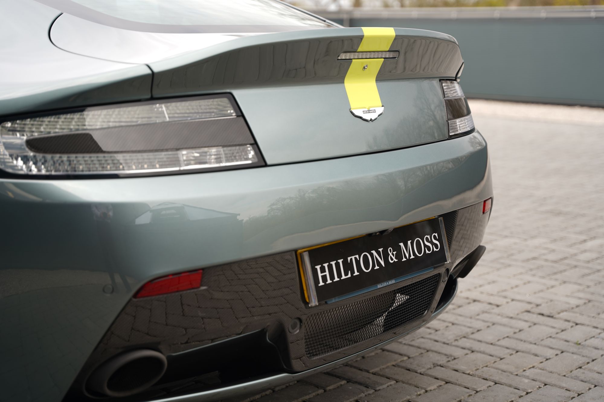 2017 Aston Martin V12 Vantage AMR