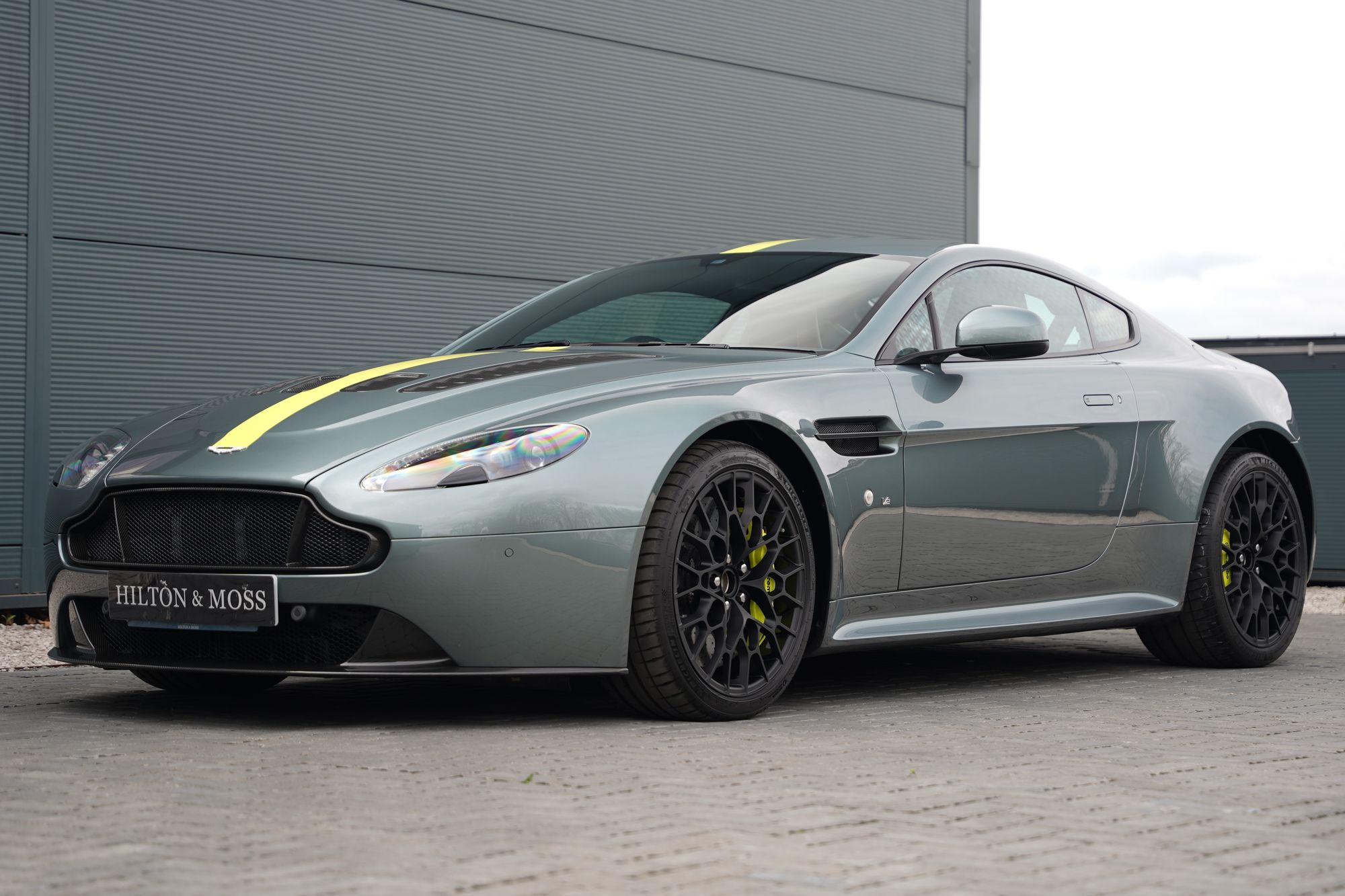 2017 Aston Martin V12 Vantage AMR