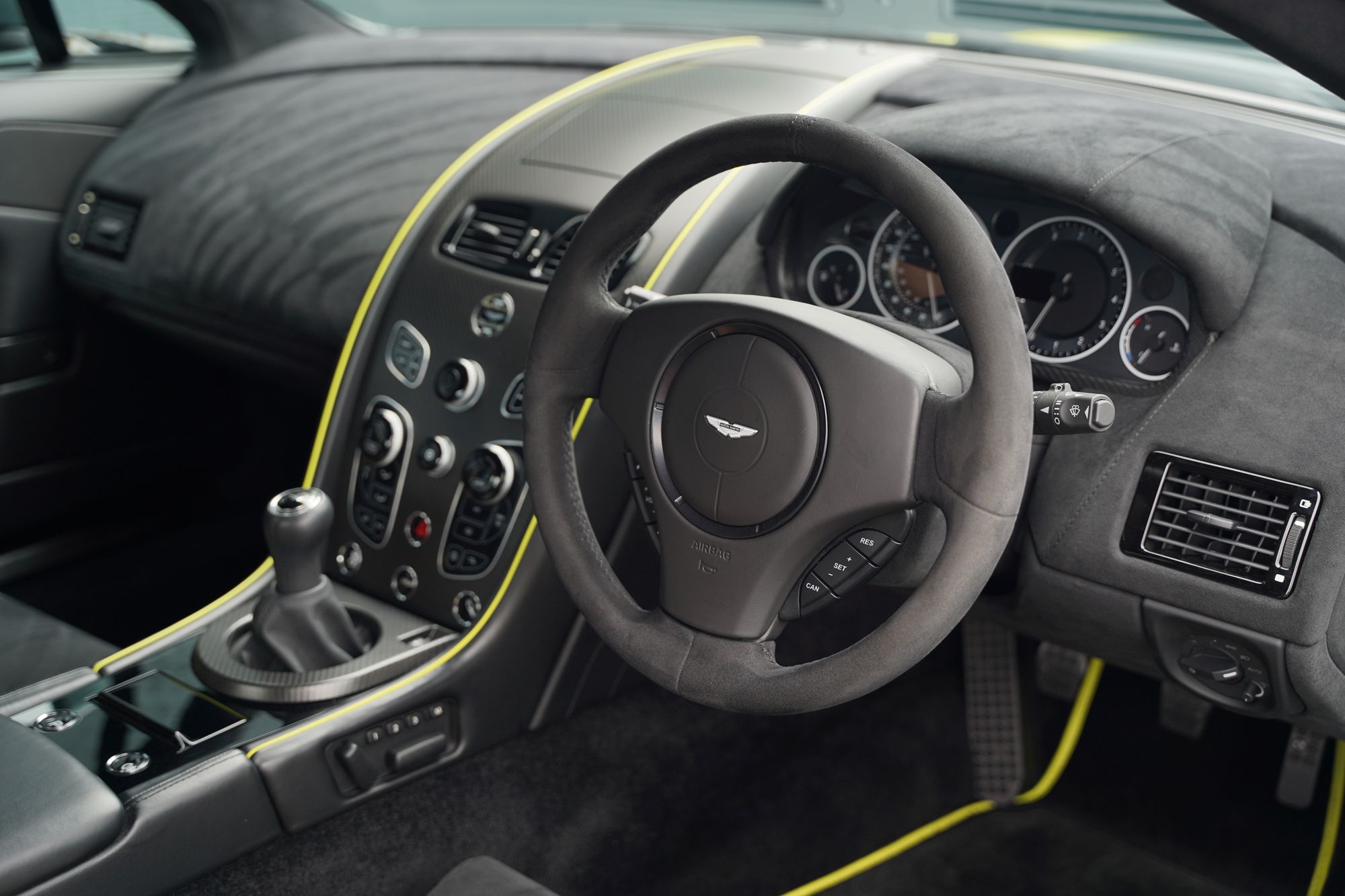 2017 Aston Martin V12 Vantage AMR