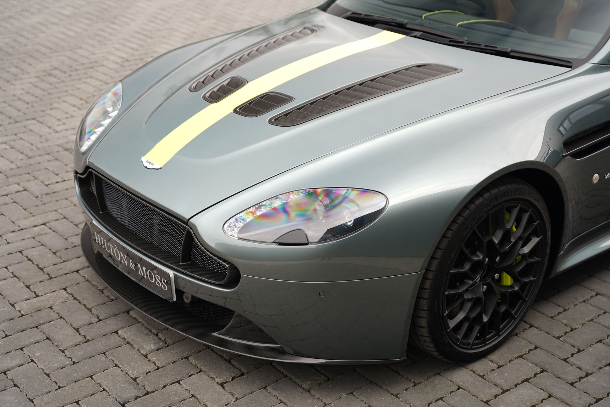 2017 Aston Martin V12 Vantage AMR
