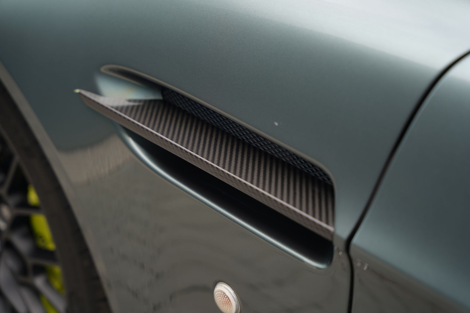 2017 Aston Martin V12 Vantage AMR