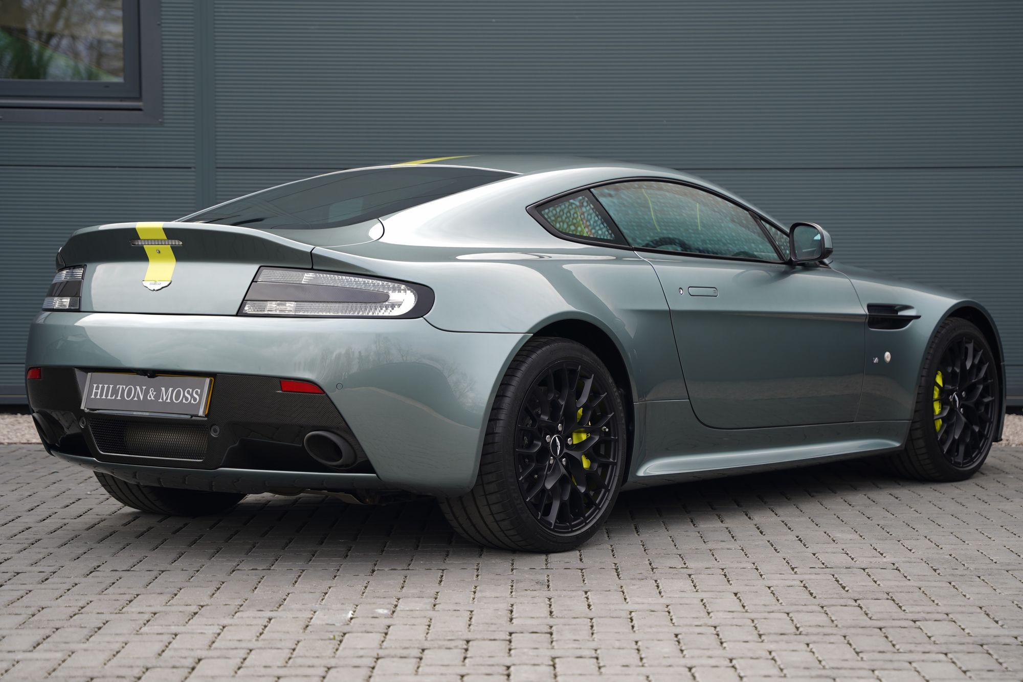 2017 Aston Martin V12 Vantage AMR