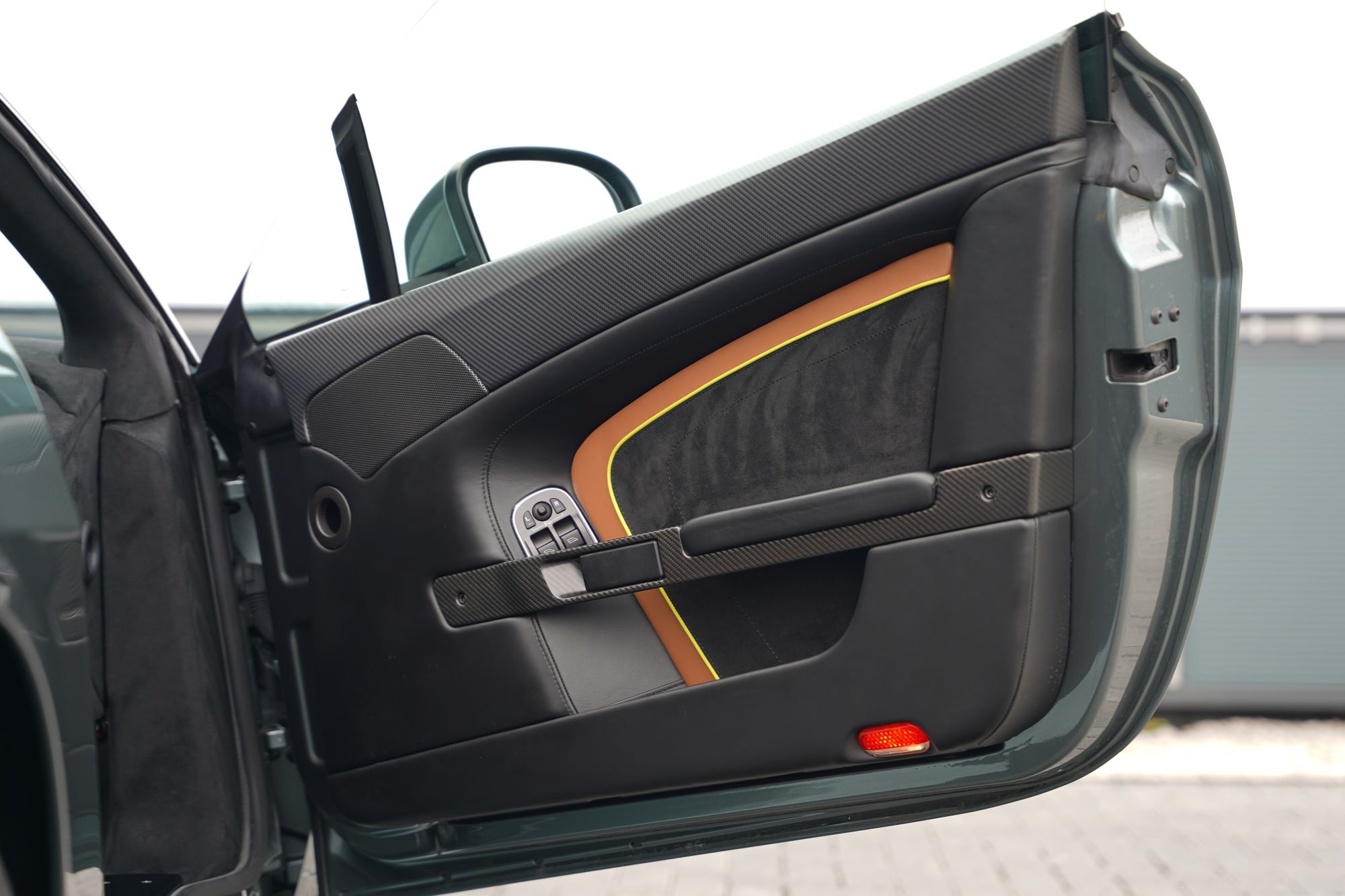 2017 Aston Martin V12 Vantage AMR