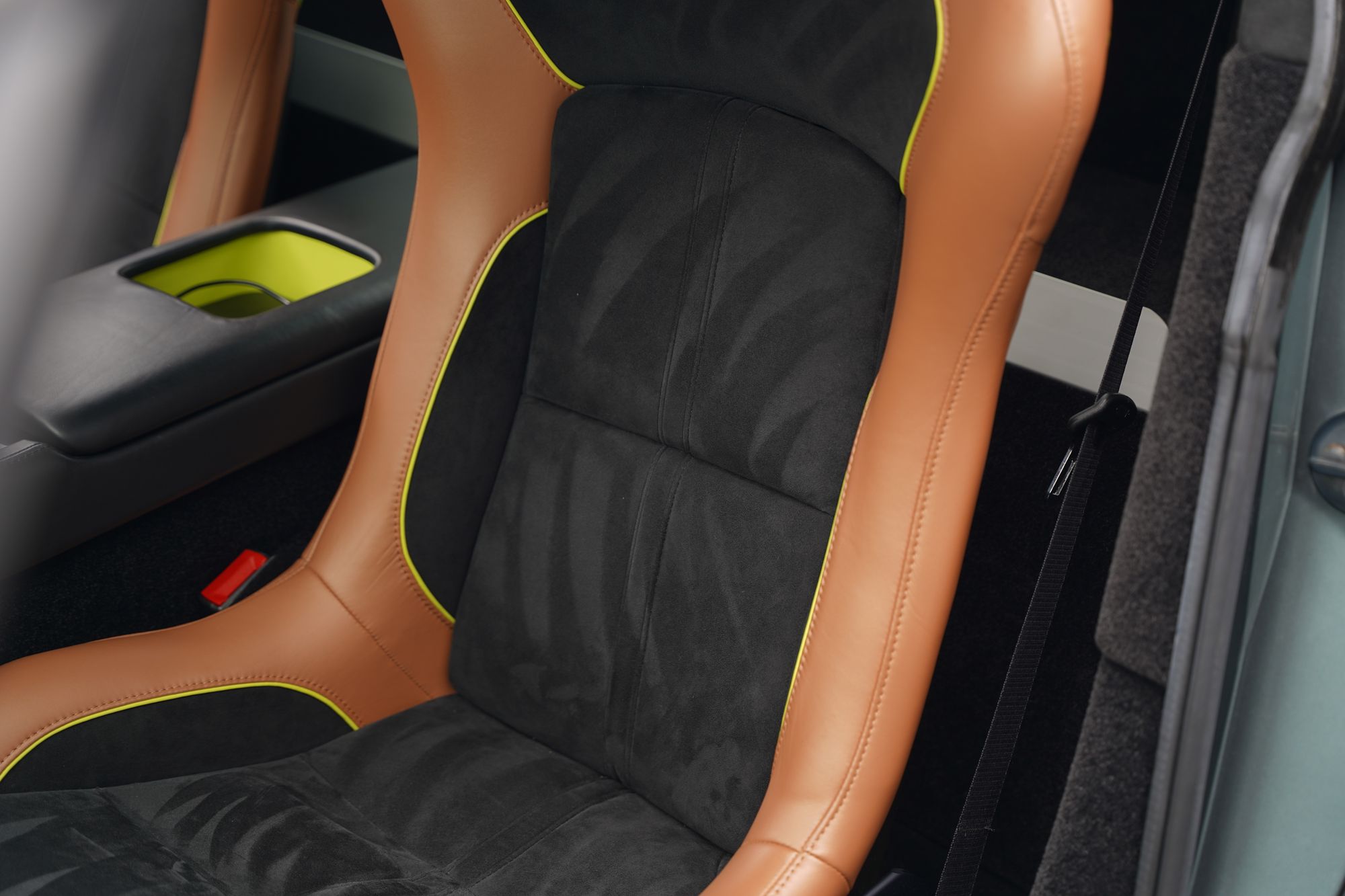 2017 Aston Martin V12 Vantage AMR