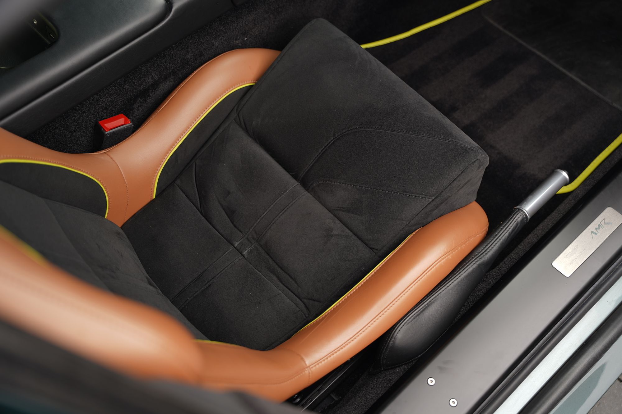 2017 Aston Martin V12 Vantage AMR