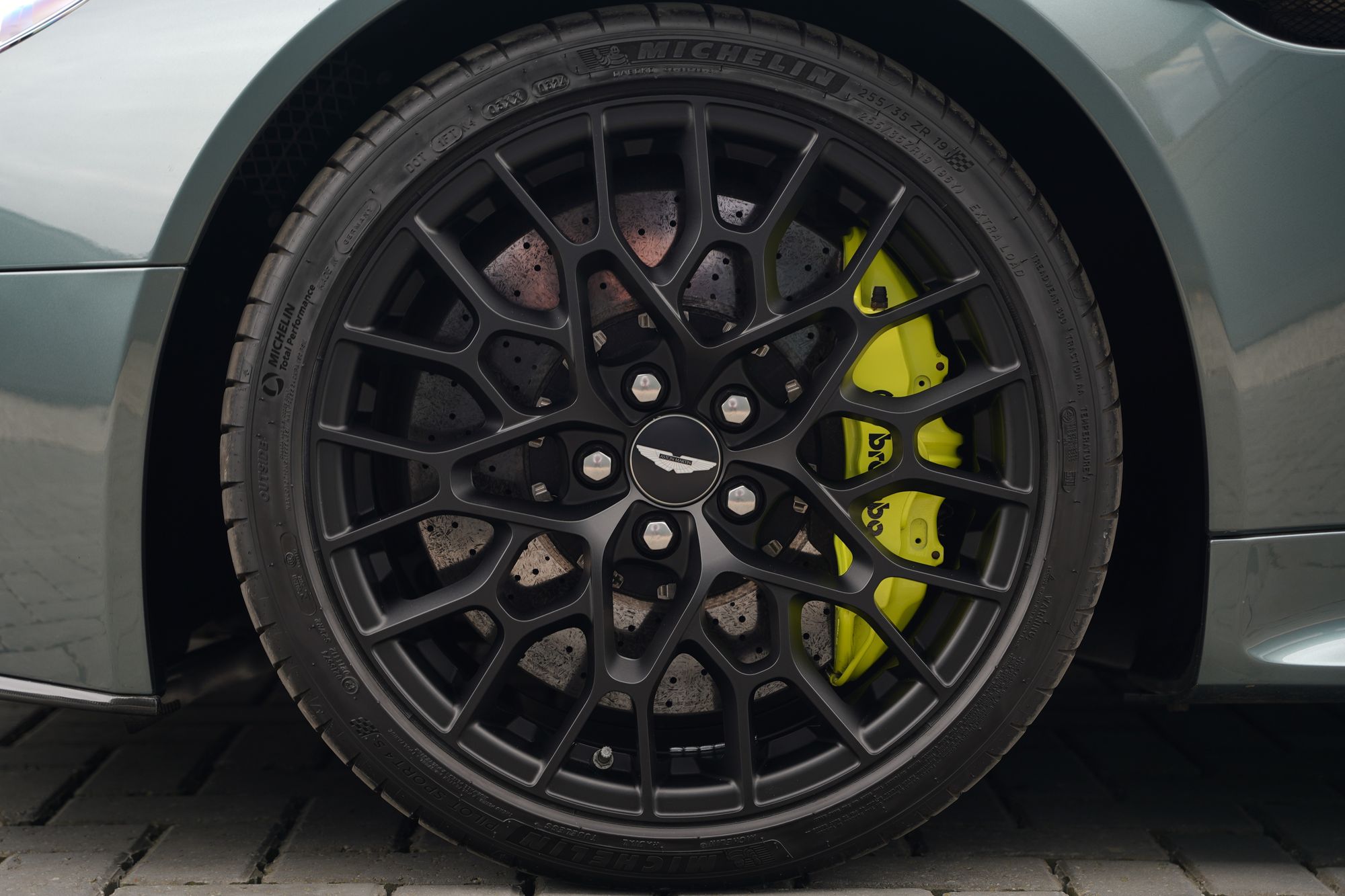 2017 Aston Martin V12 Vantage AMR