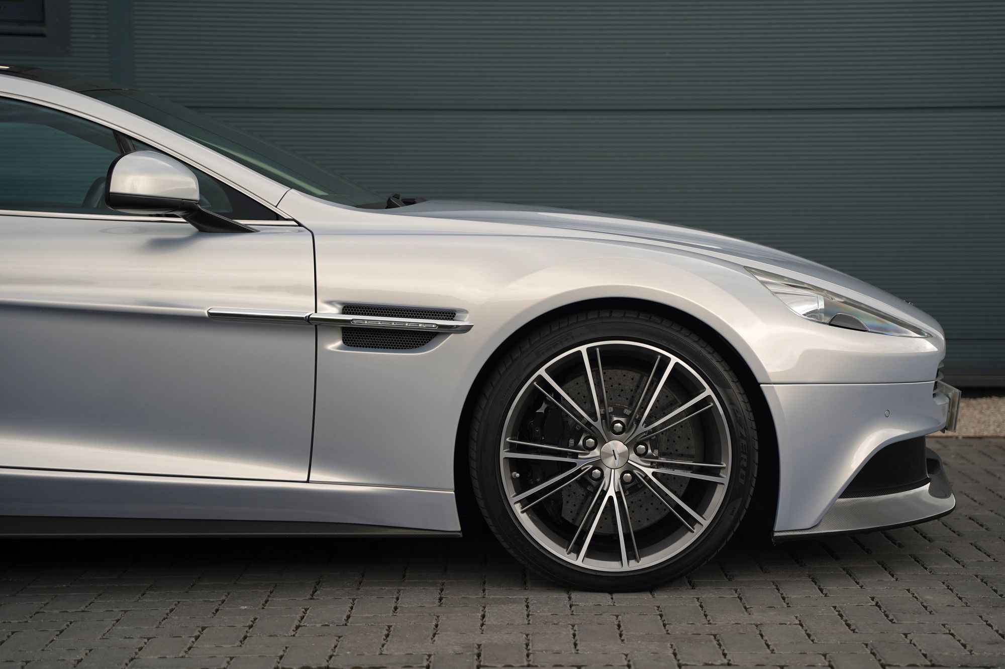 2014 Aston Martin Vanquish Coupe