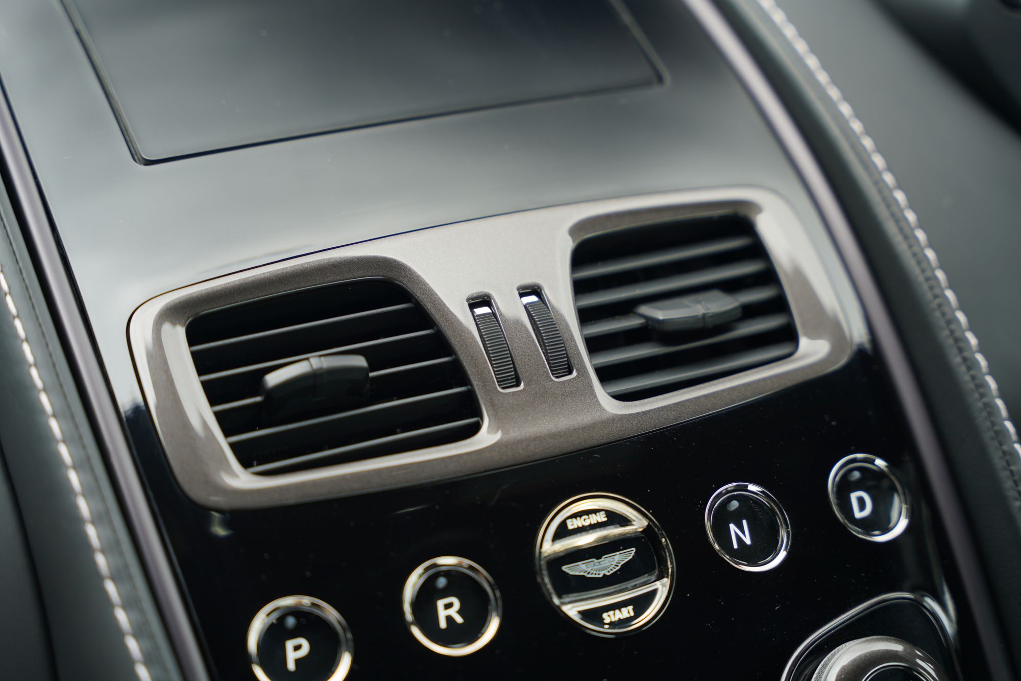 2014 Aston Martin Vanquish Coupe