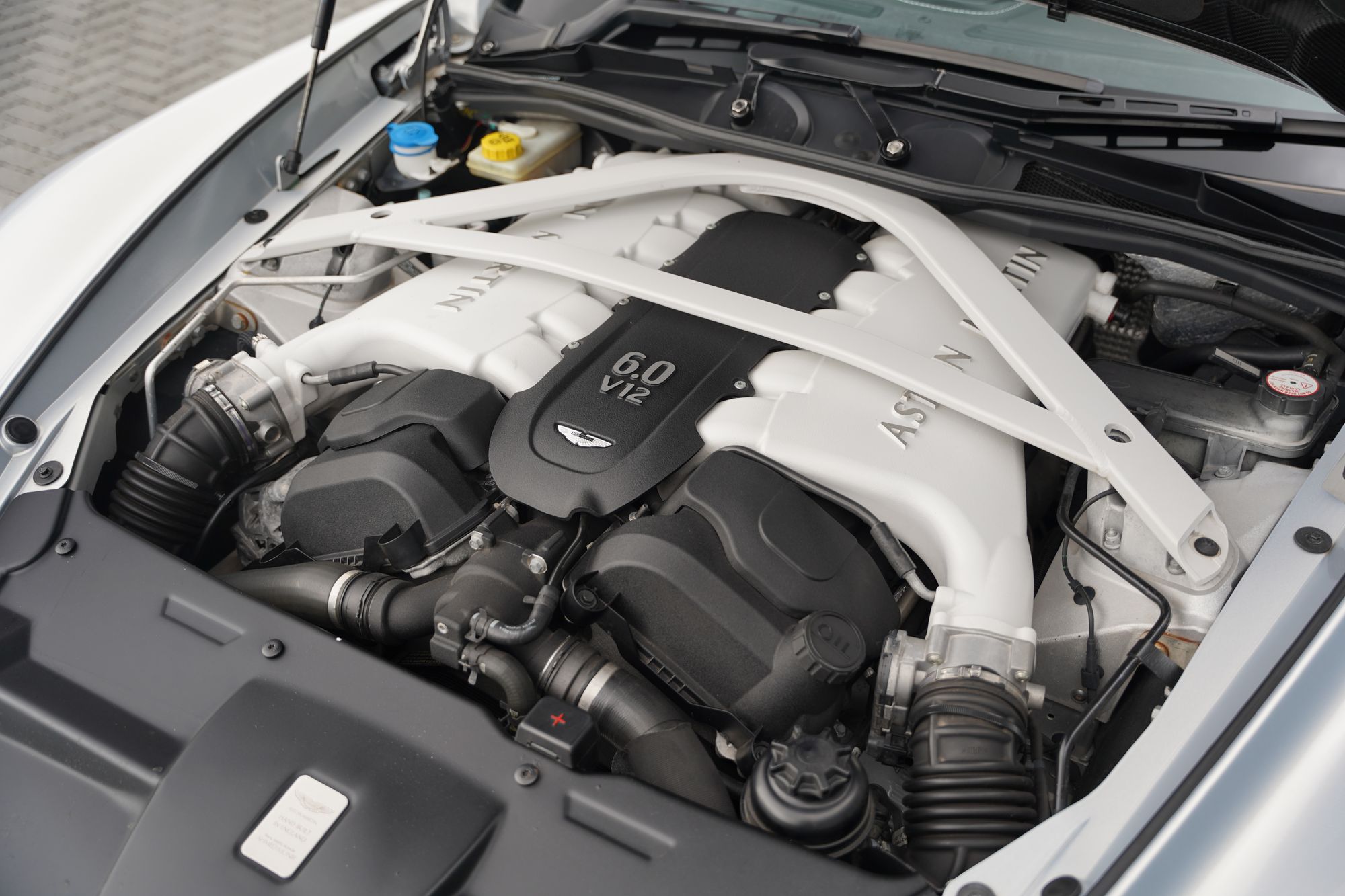 2014 Aston Martin Vanquish Coupe