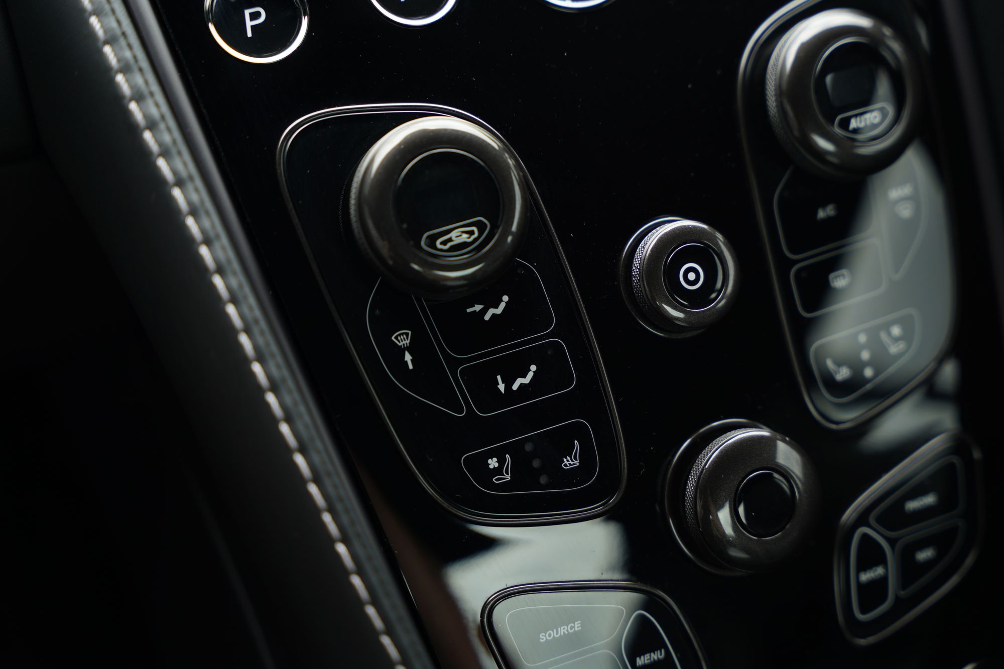 2014 Aston Martin Vanquish Coupe