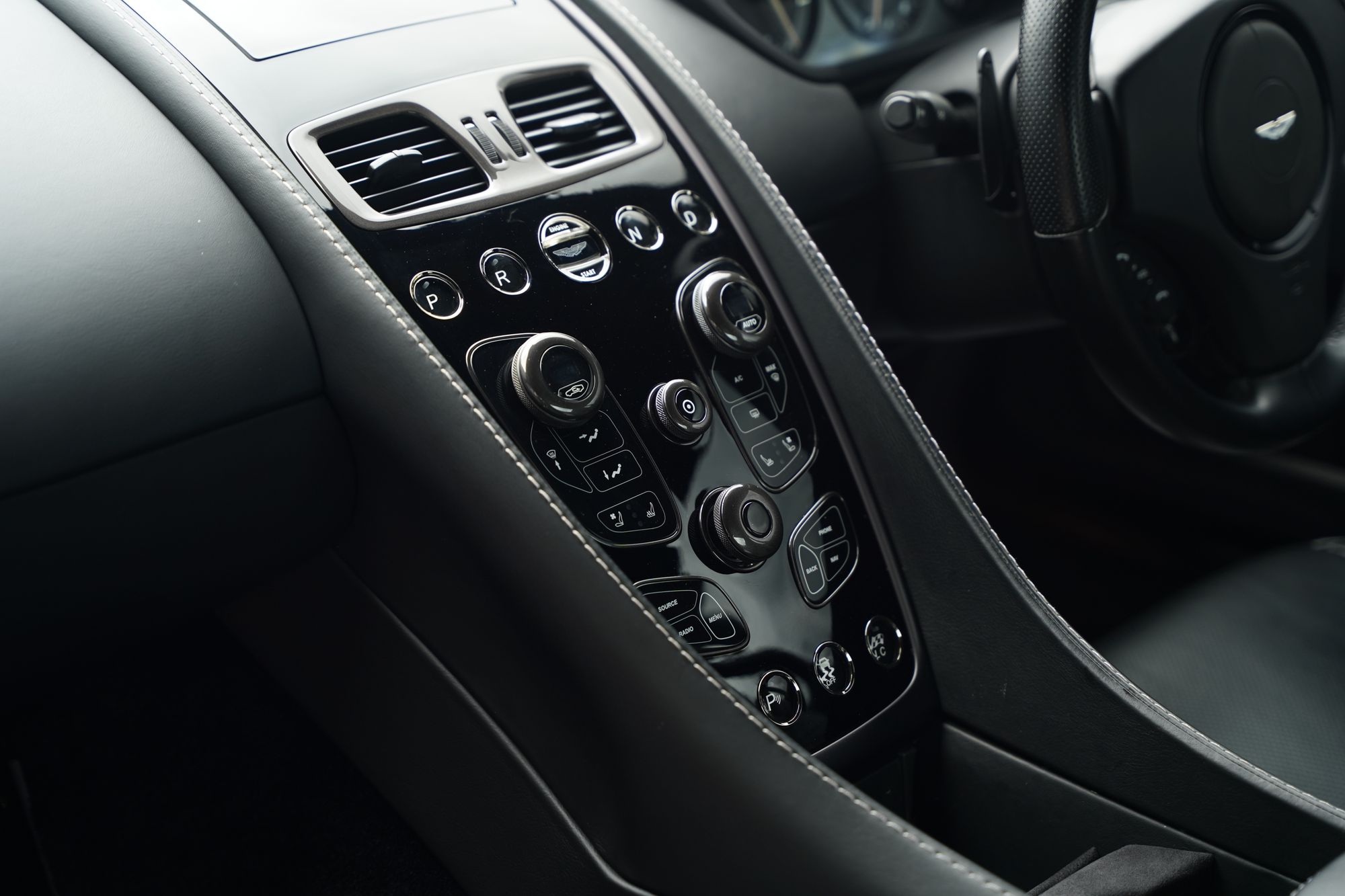 2014 Aston Martin Vanquish Coupe