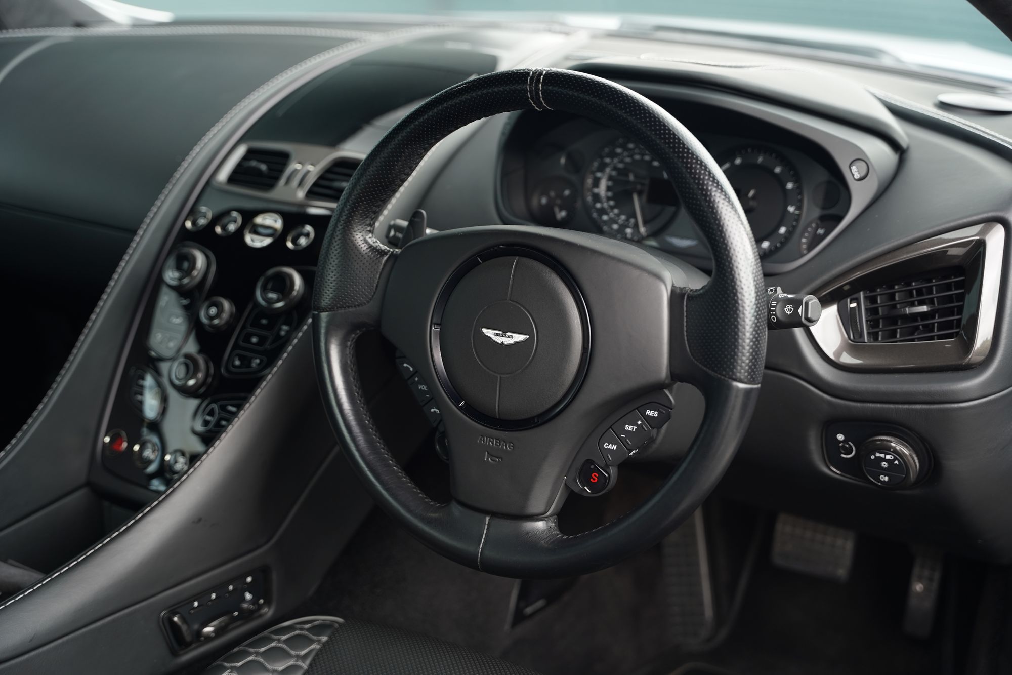 2014 Aston Martin Vanquish Coupe