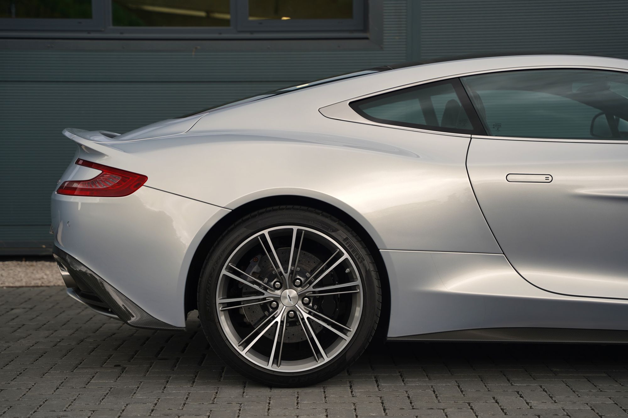 2014 Aston Martin Vanquish Coupe