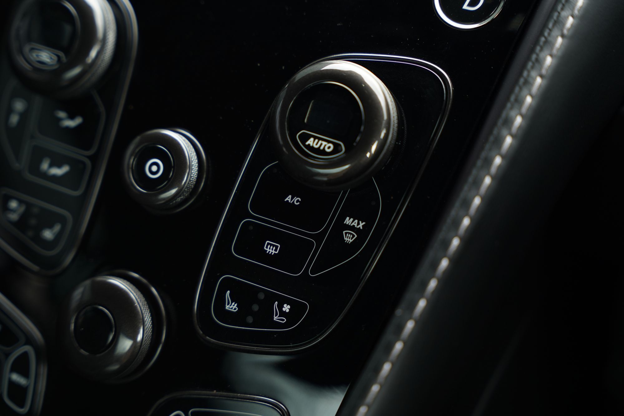 2014 Aston Martin Vanquish Coupe