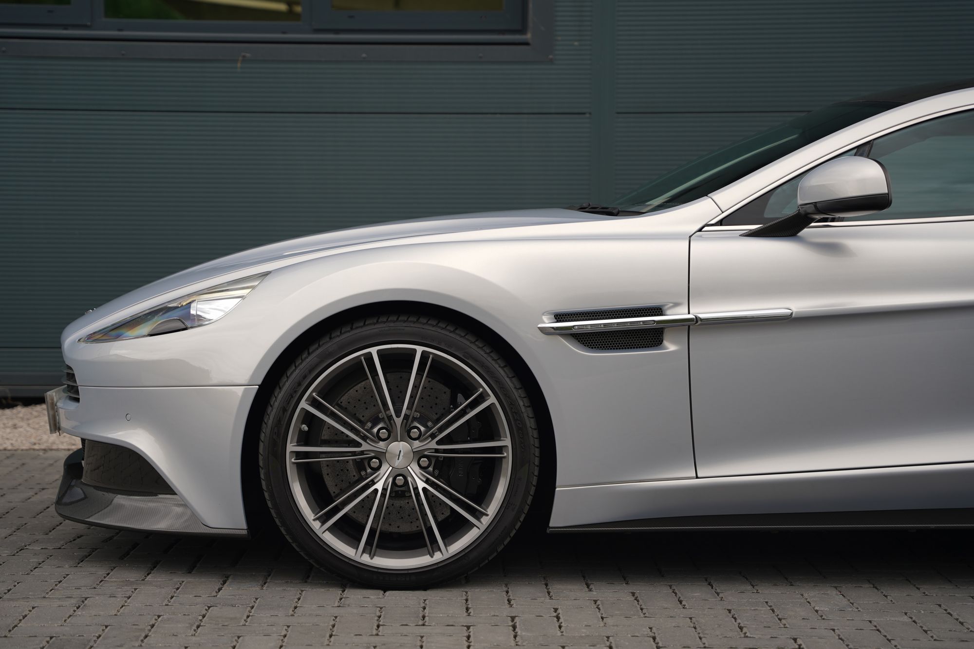 2014 Aston Martin Vanquish Coupe