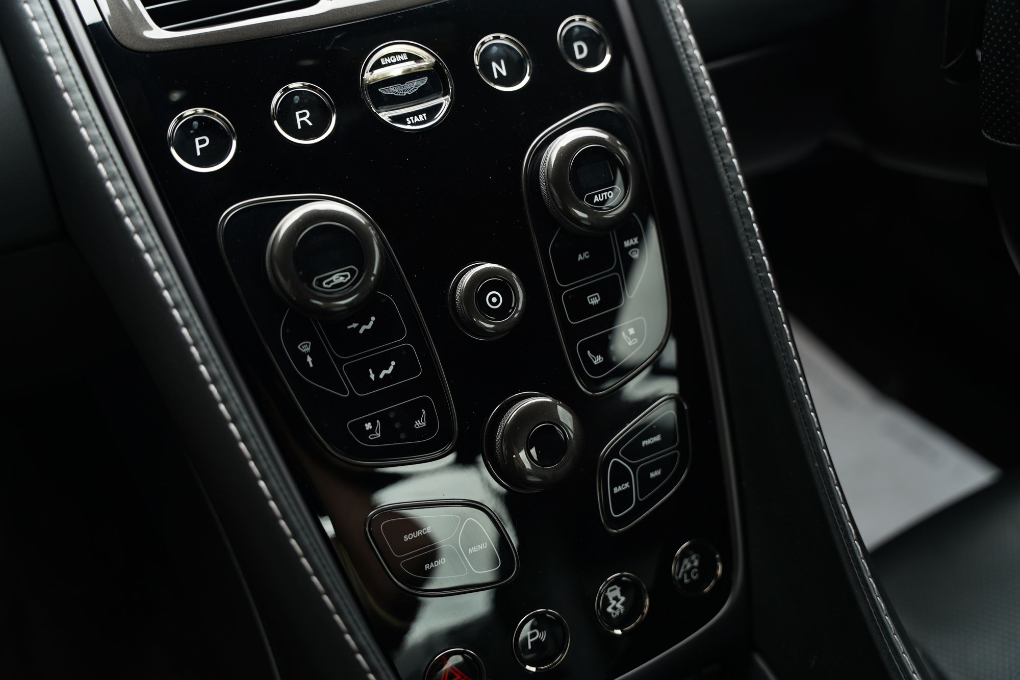 2014 Aston Martin Vanquish Coupe