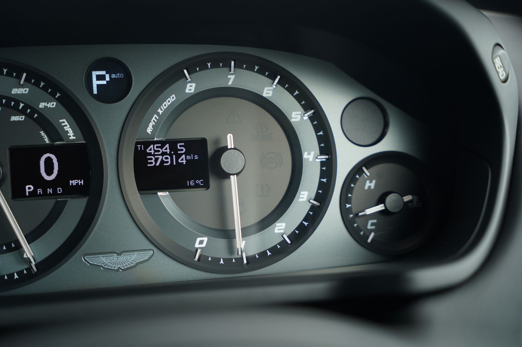 2014 Aston Martin Vanquish Coupe