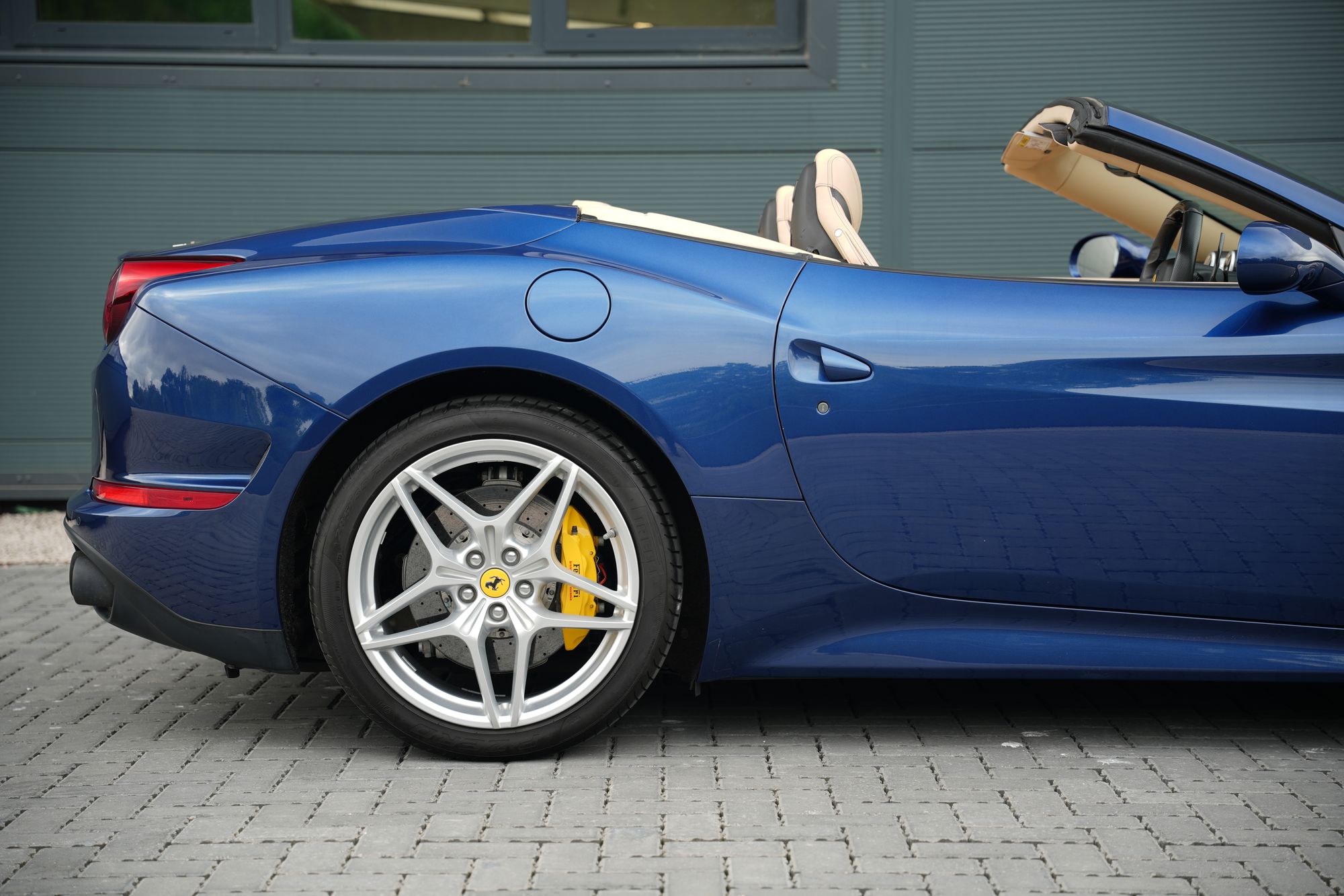 2015 Ferrari California T