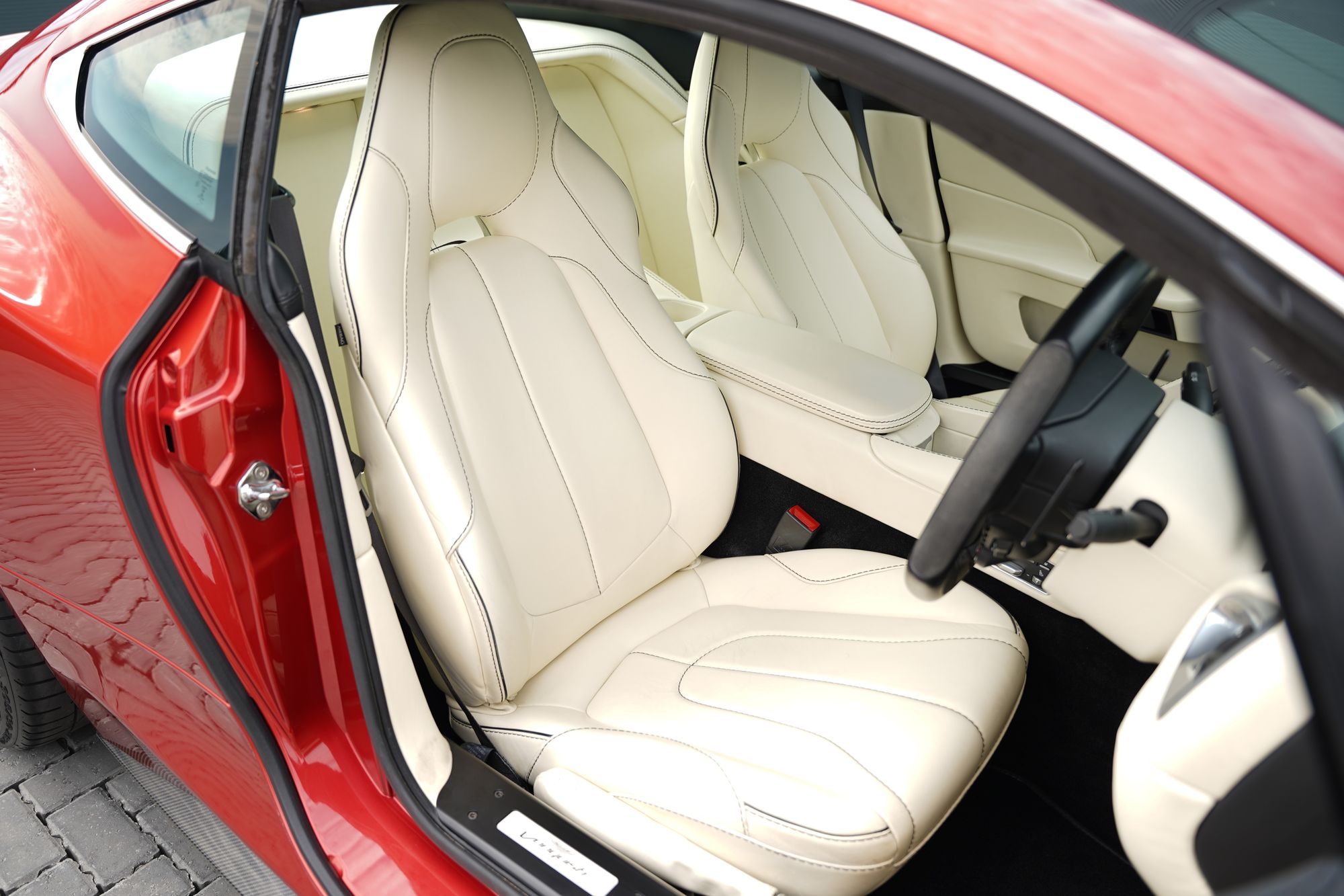 2013 Aston Martin Vanquish Coupe