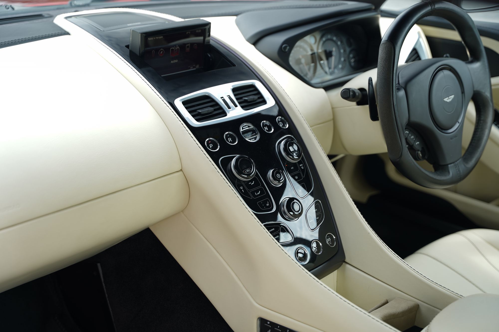 2013 Aston Martin Vanquish Coupe