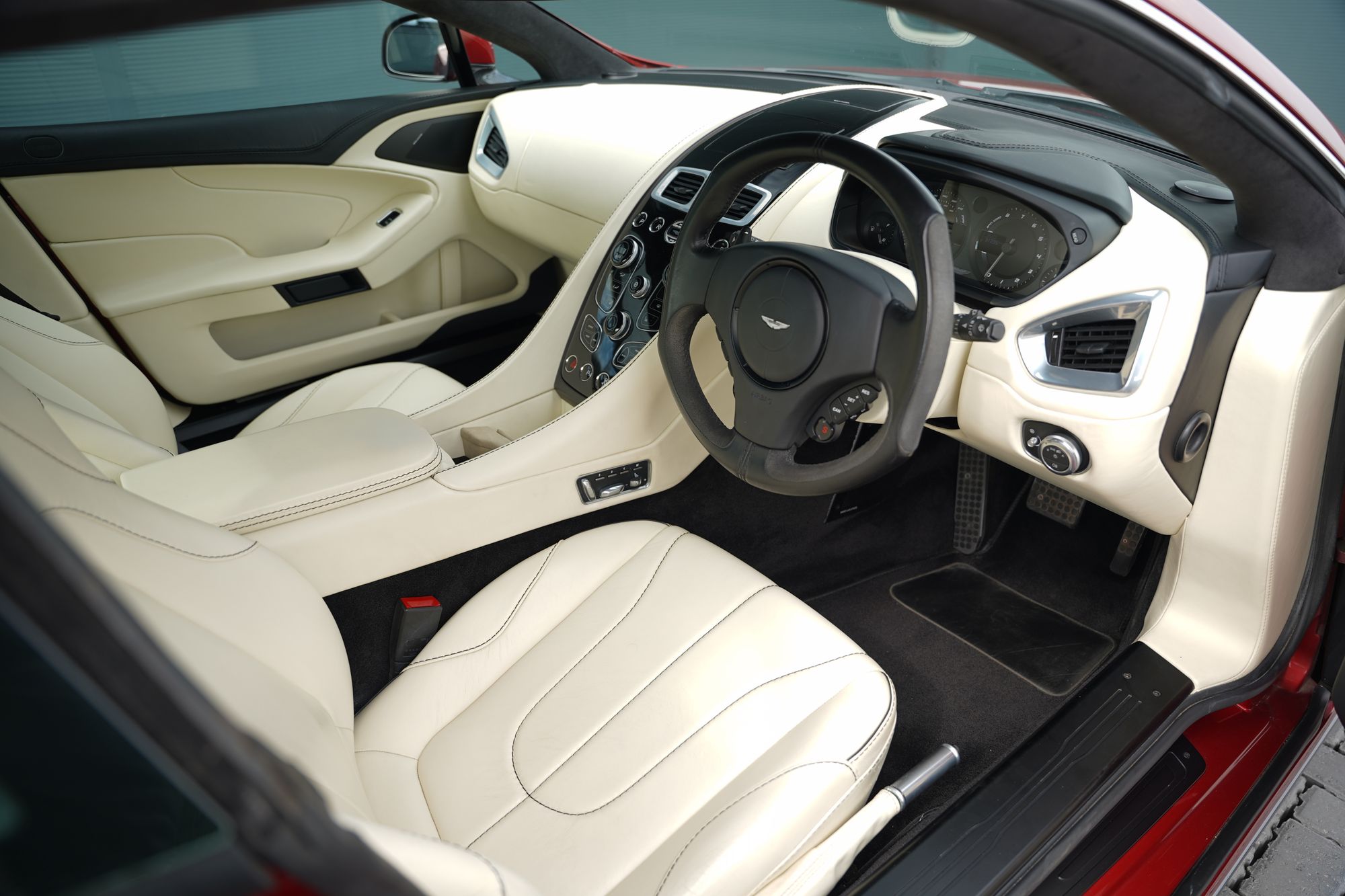 2013 Aston Martin Vanquish Coupe