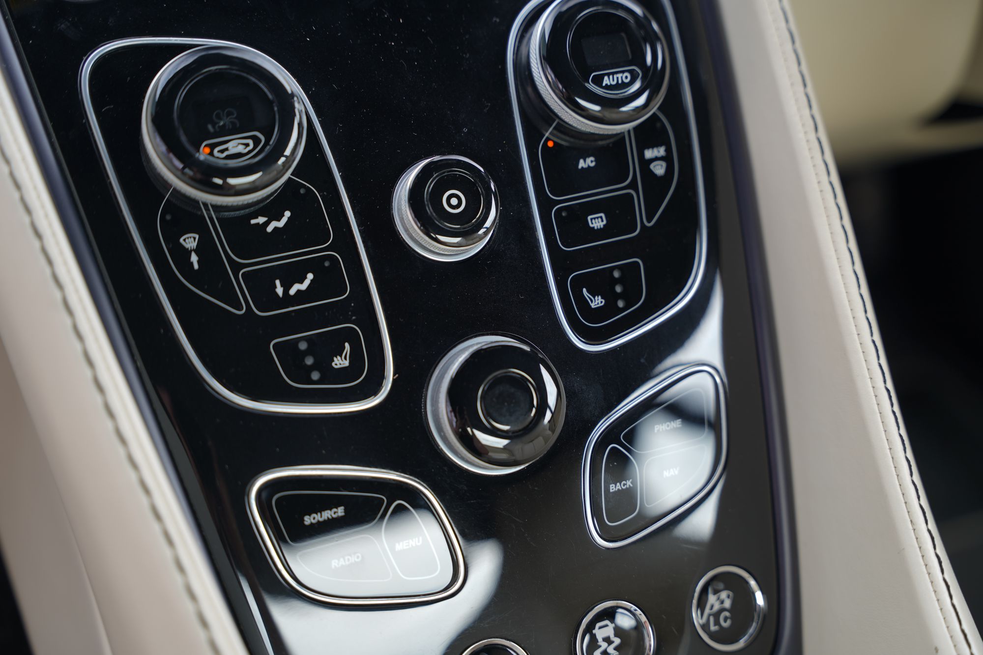 2013 Aston Martin Vanquish Coupe