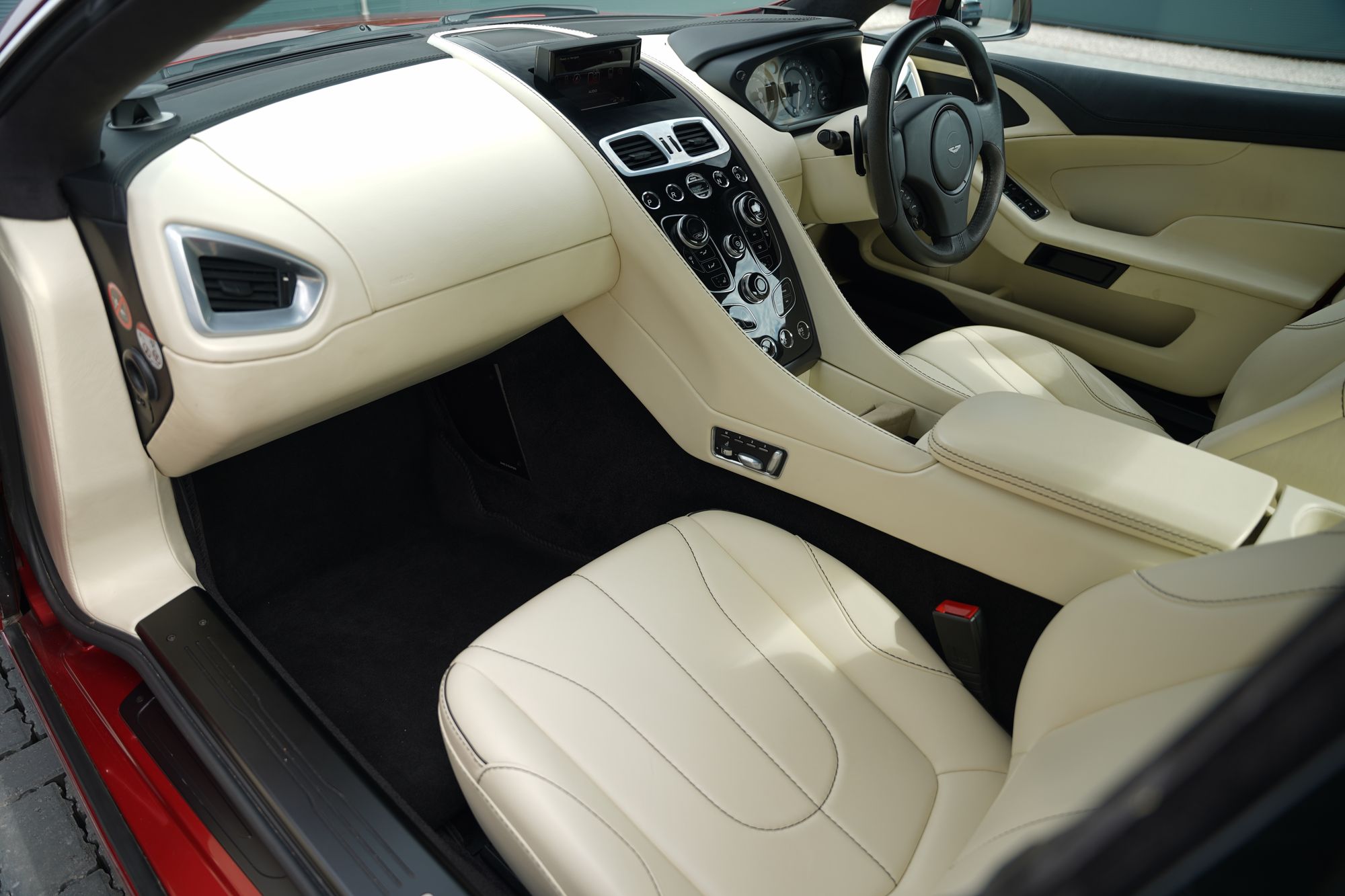 2013 Aston Martin Vanquish Coupe