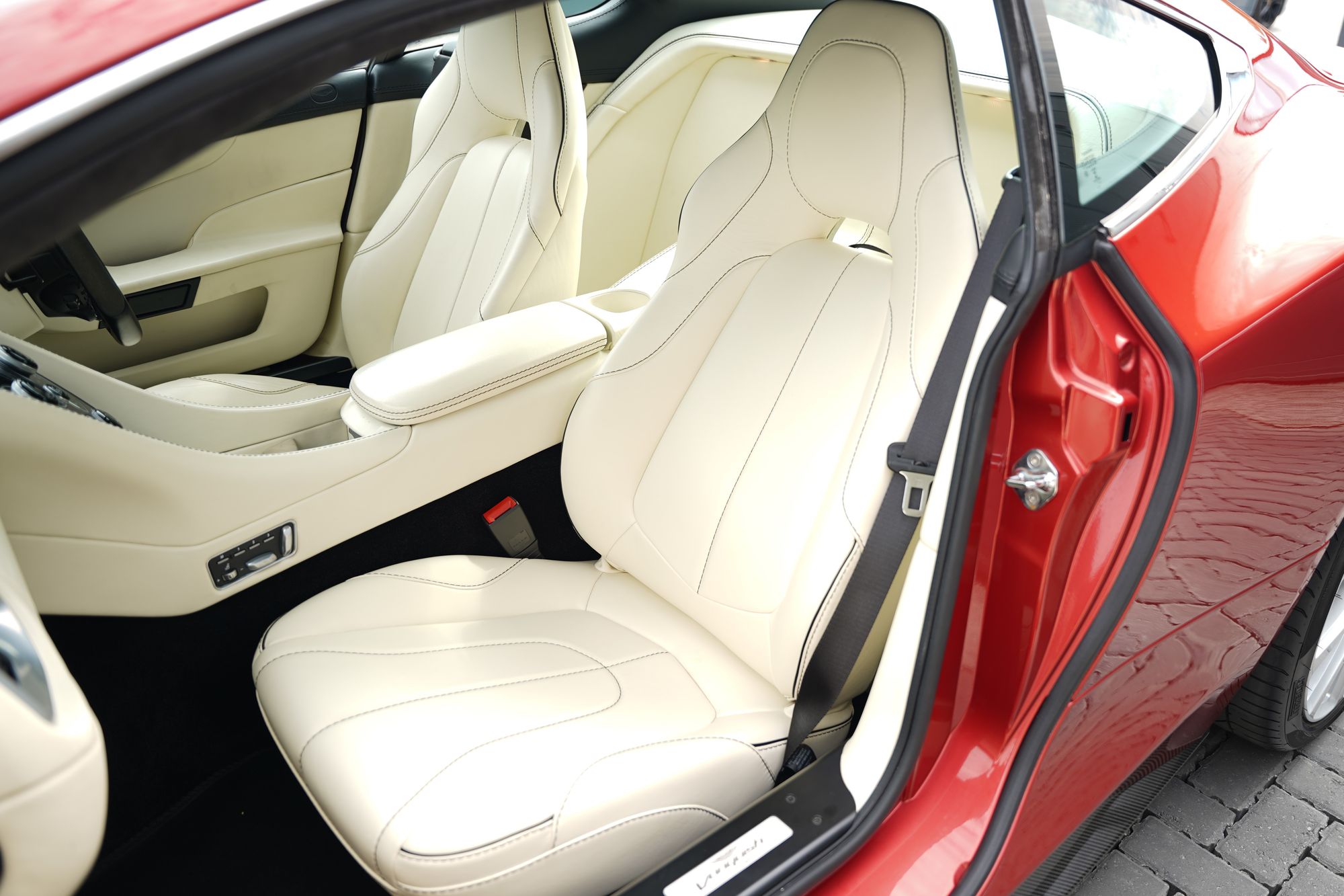 2013 Aston Martin Vanquish Coupe