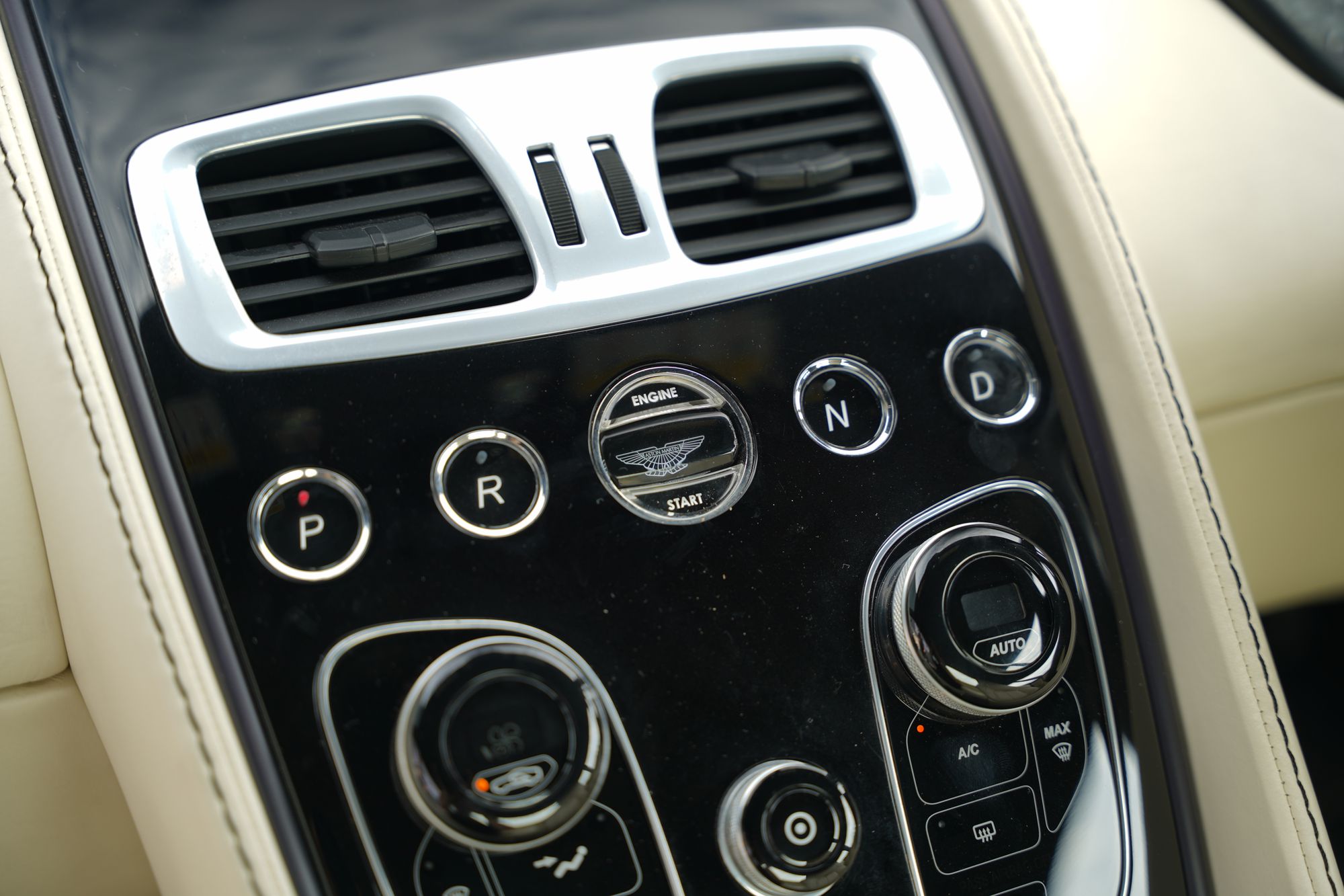 2013 Aston Martin Vanquish Coupe