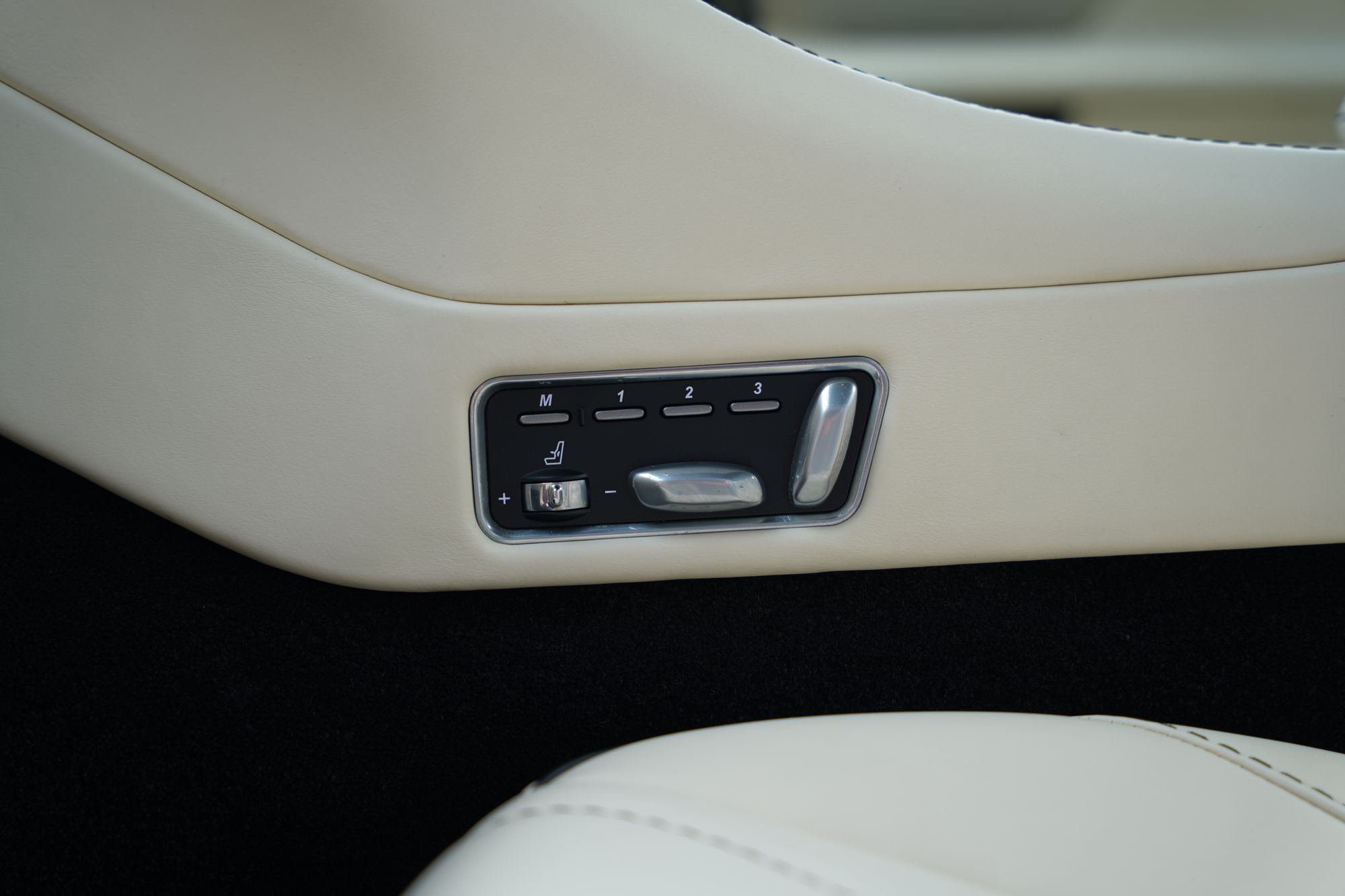 2013 Aston Martin Vanquish Coupe