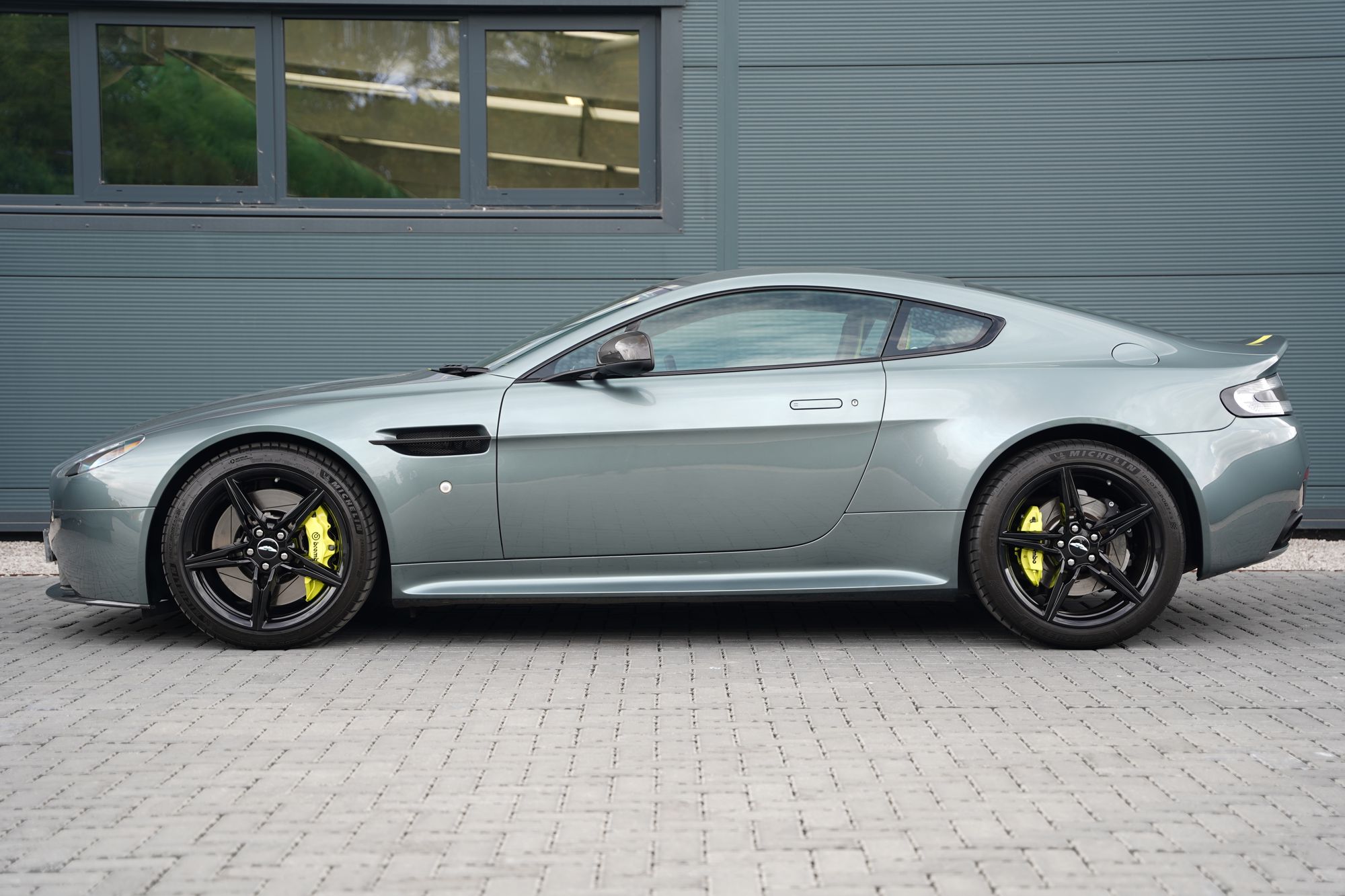 2018 Aston Martin V8 Vantage AMR