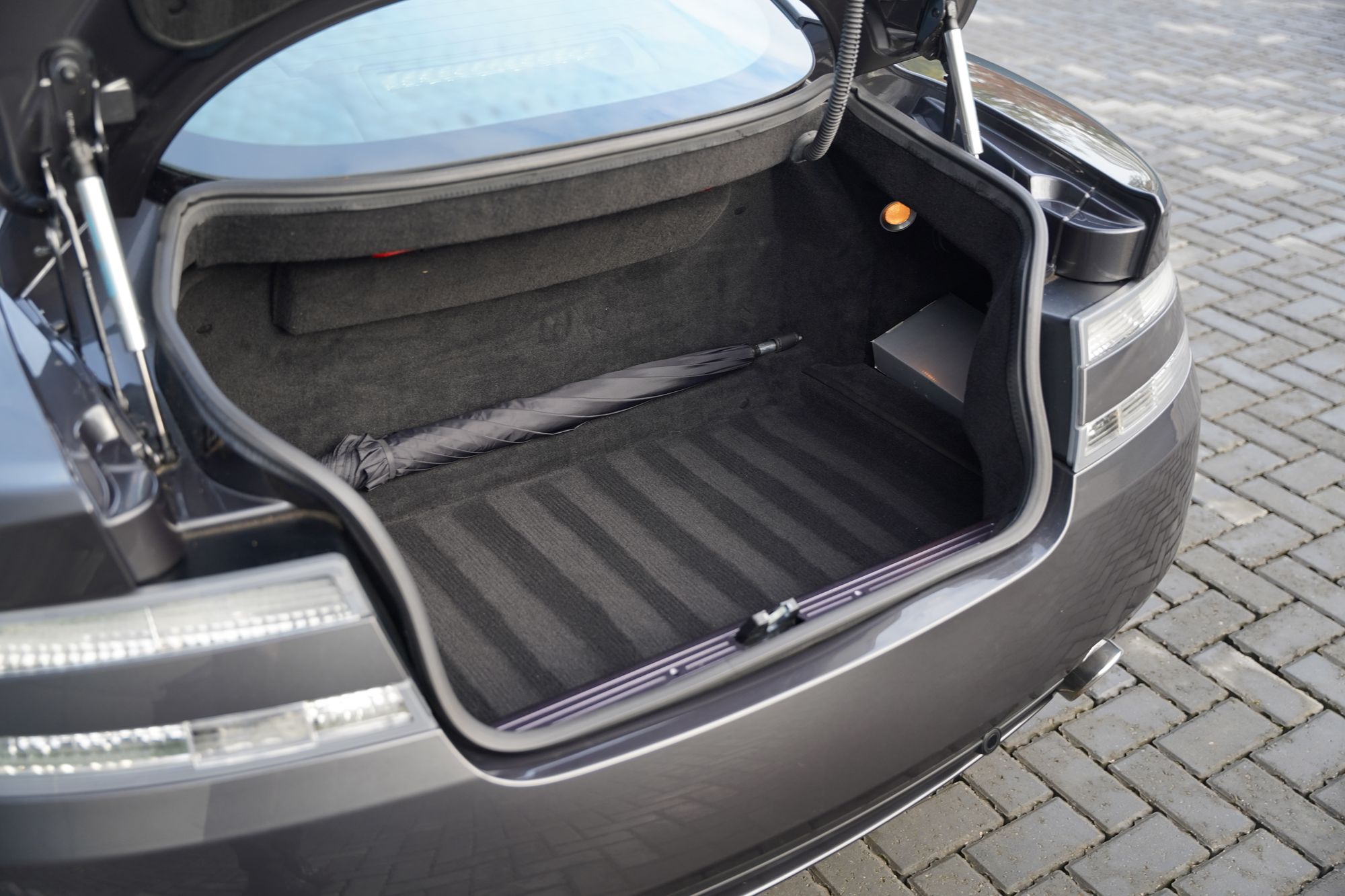 2009 Aston Martin DB9 Coupe