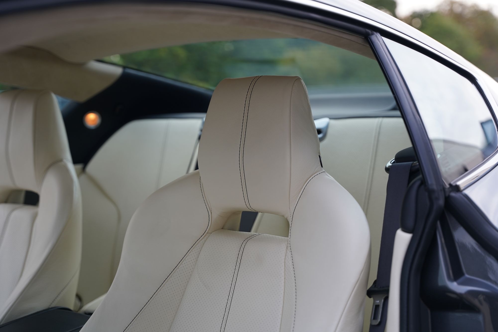 2009 Aston Martin DB9 Coupe