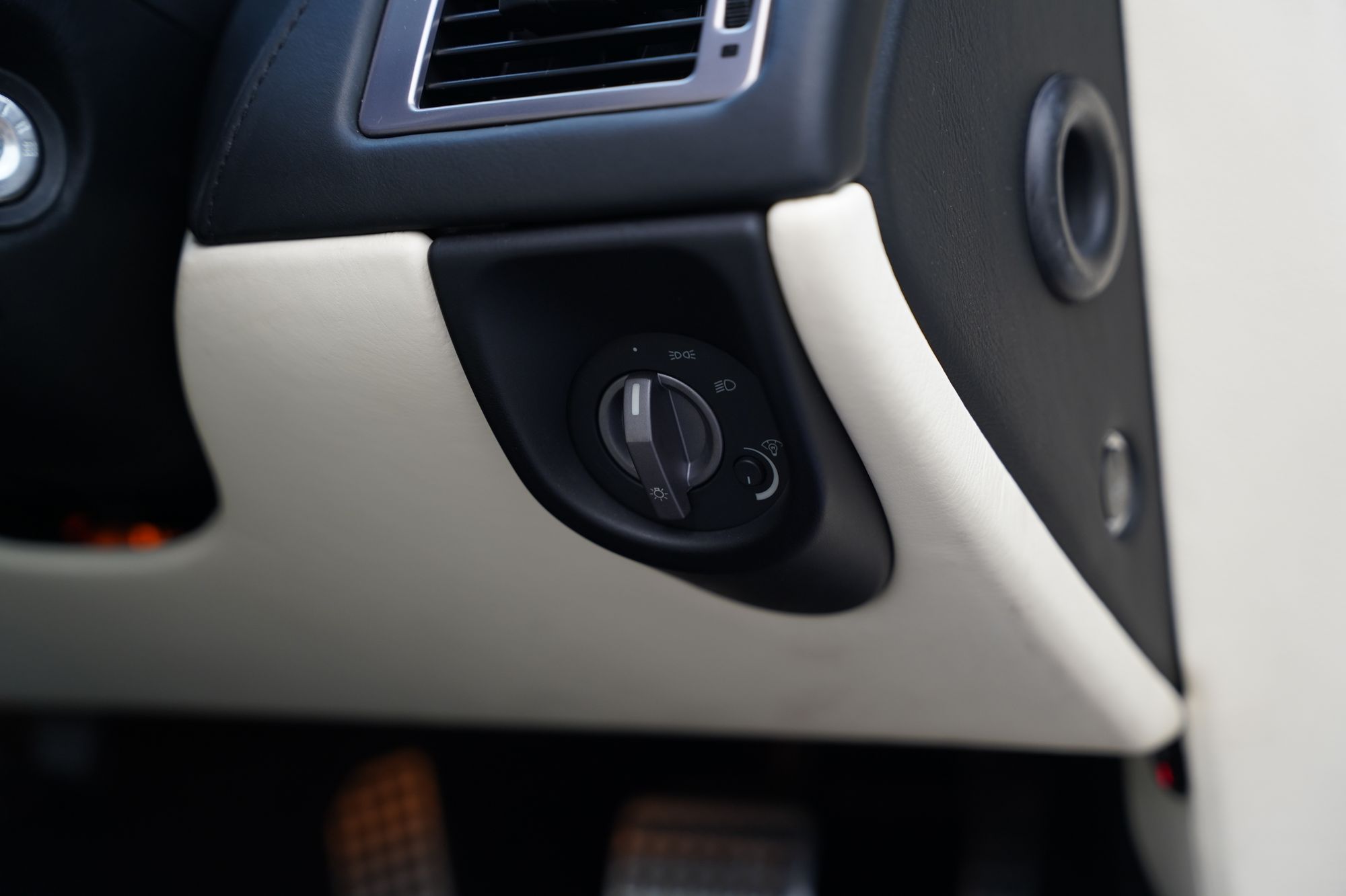2009 Aston Martin DB9 Coupe