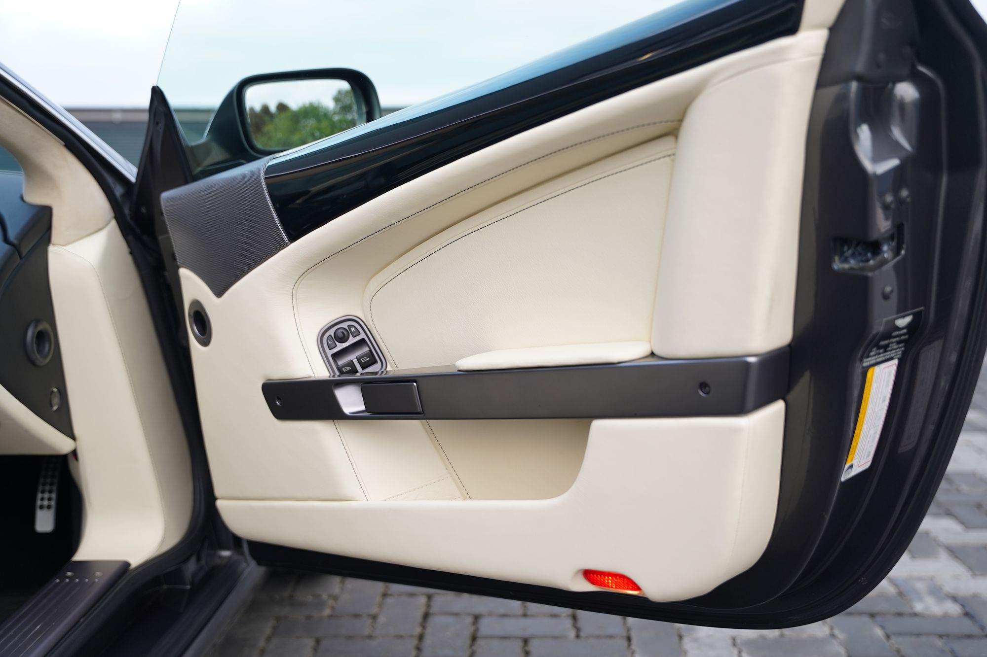 2009 Aston Martin DB9 Coupe