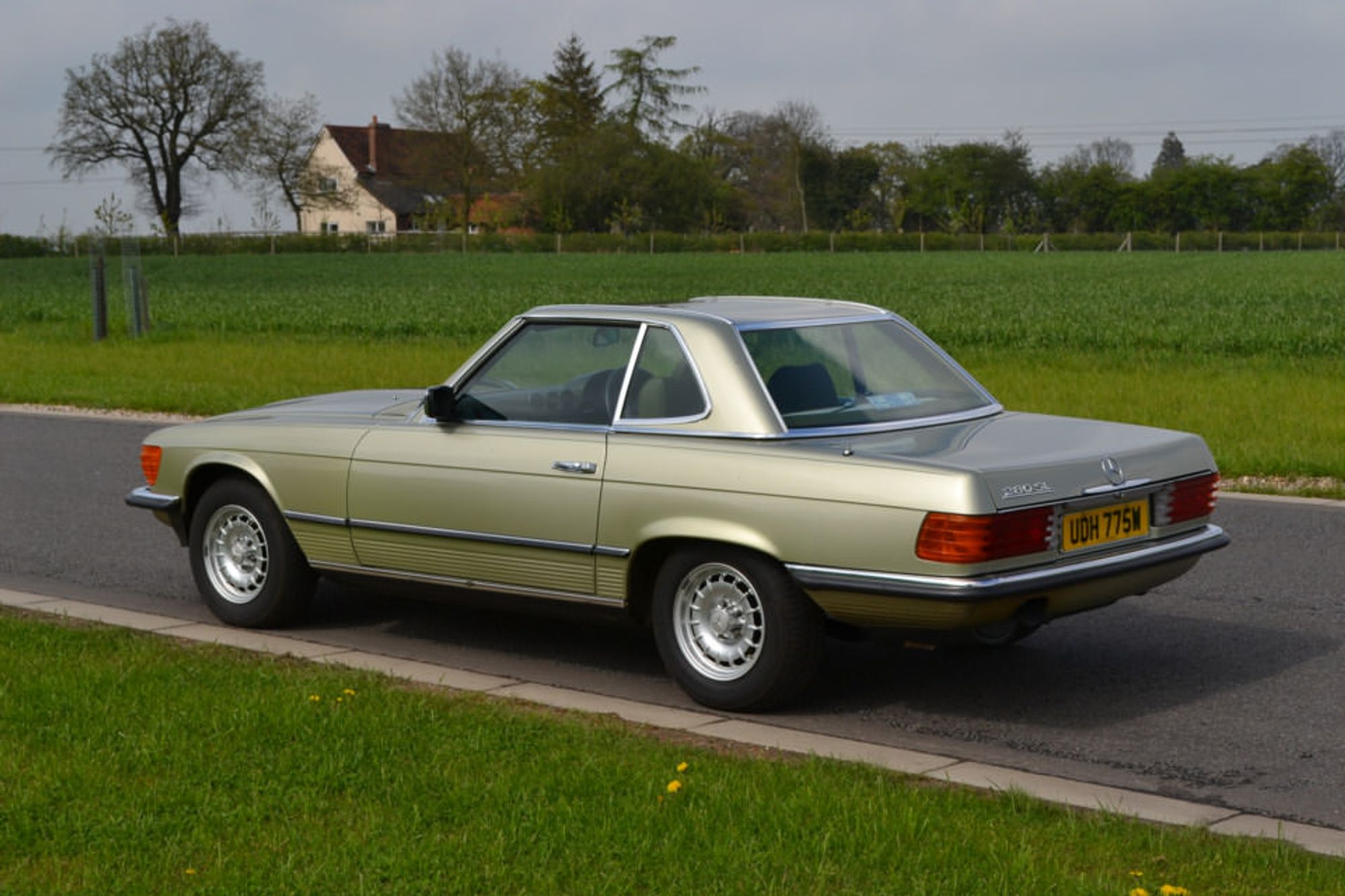 Mercedes-Benz 280SL AUTO
